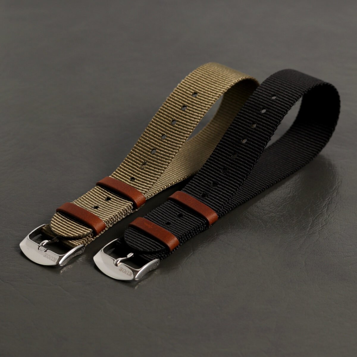 KUOE Old Smith 90-002 Large 38mm automatic no-date watch khaki and black straps