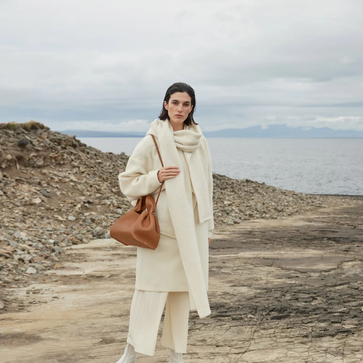 Alternative view of Polène Numéro Neuf Edition Textured Camel