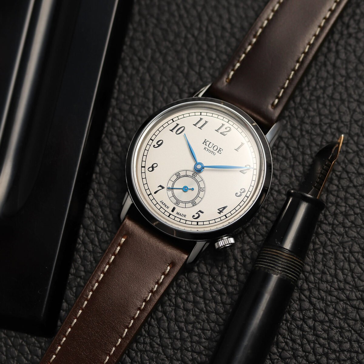 Old Smith 90-007 35mm vintage style automatic watch d. brown strap shot