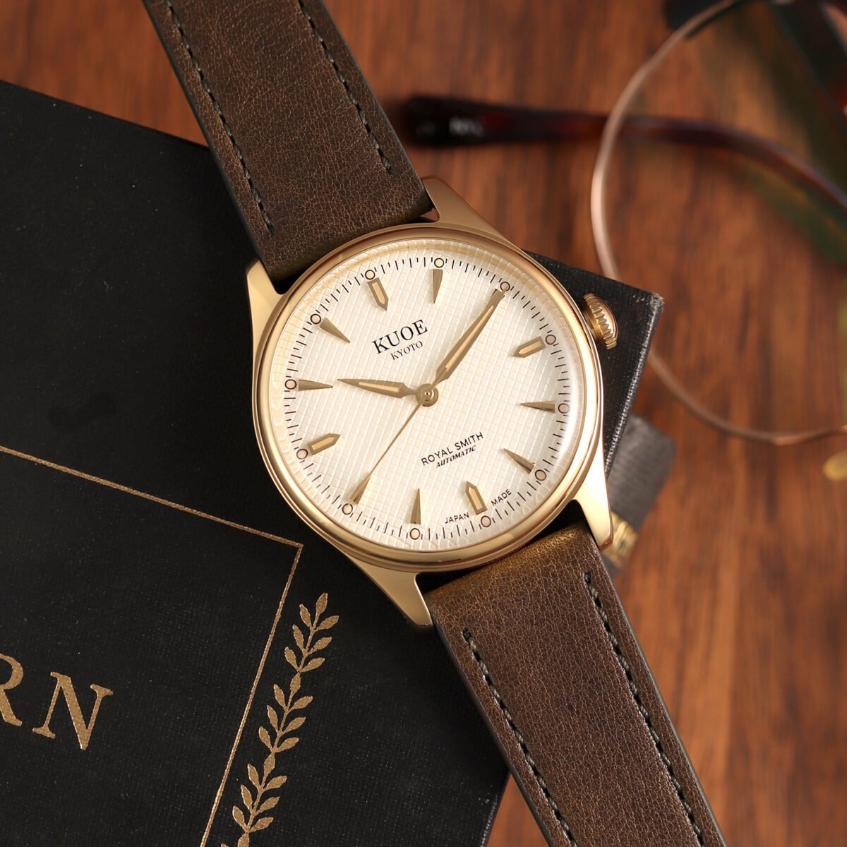 ROYAL SMITH 90-006 Gold Case Ivory Waffle Dial automatic watch dark brown strap shot