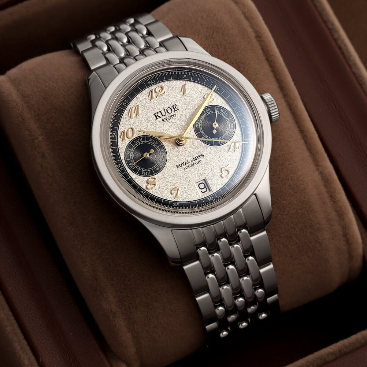 KUOE Royal Smith 90-010 Automatic Panda Grainy Finish Dial watch BOR close