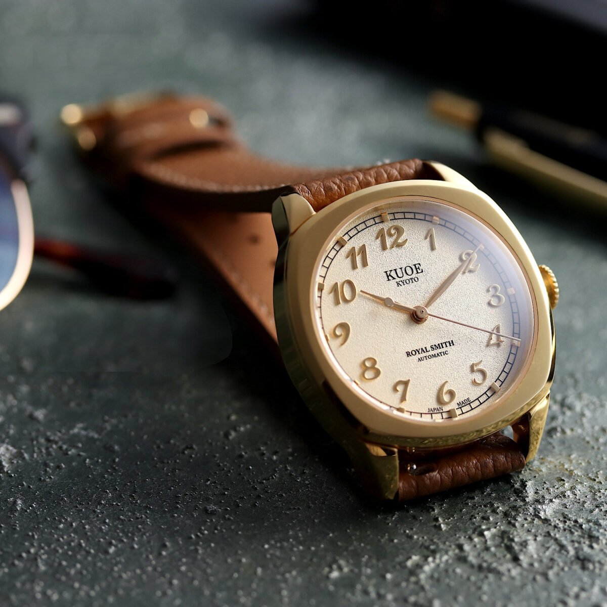 KUOE ROYAL SMITH 90-008 Automatic – Gold Case & Gold Indices brown leather strap right shot