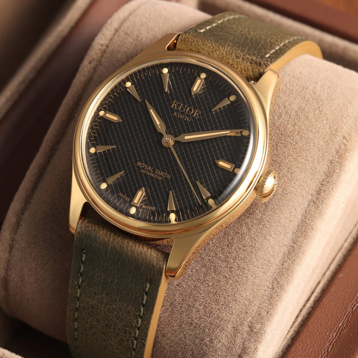 Alternative view of KUOE Royal Smith 90-006 RS90006C-GD-BK-IT Gold Case Black Dial Otomatik Erkek Kol Saati